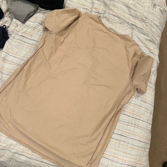 Lululemon Chest Pocket Relaxed Fit T Shirt, Color White Opal, Mens Size XL - Picture 9 of 9